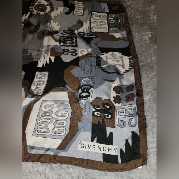 Givenchy Silk Scarf Vintage - Picture 16 of 16